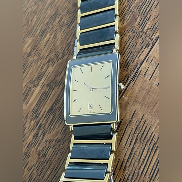 Rado Black Ceramic and Gold Swiss Watch. 2 extra links. Serial no. 31395237. - Picture 4 of 9